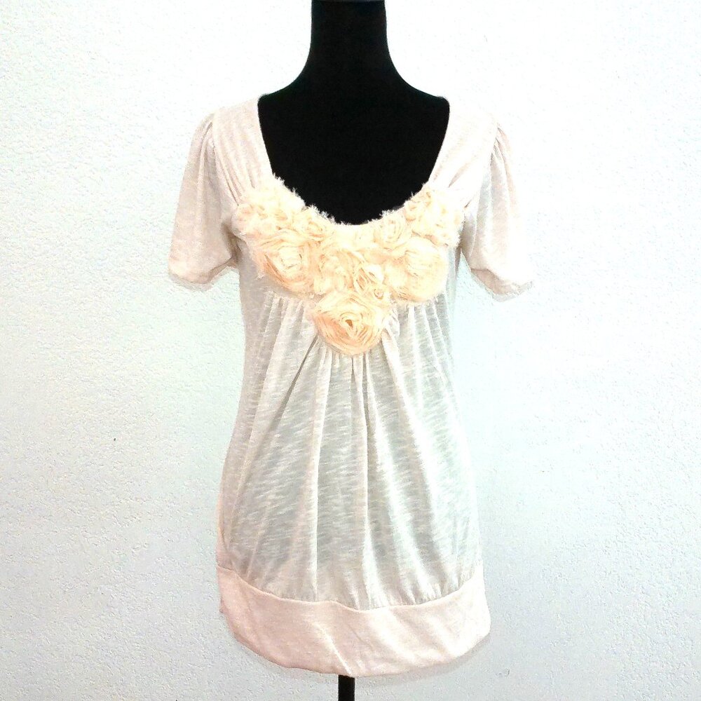 Day trip, Light beige T-Shirt with floral design